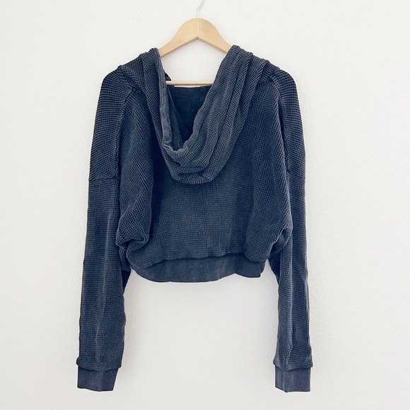 NEW UO BDG Leah Waffle Knit Cropped Hoodie - Picture 7 of 9